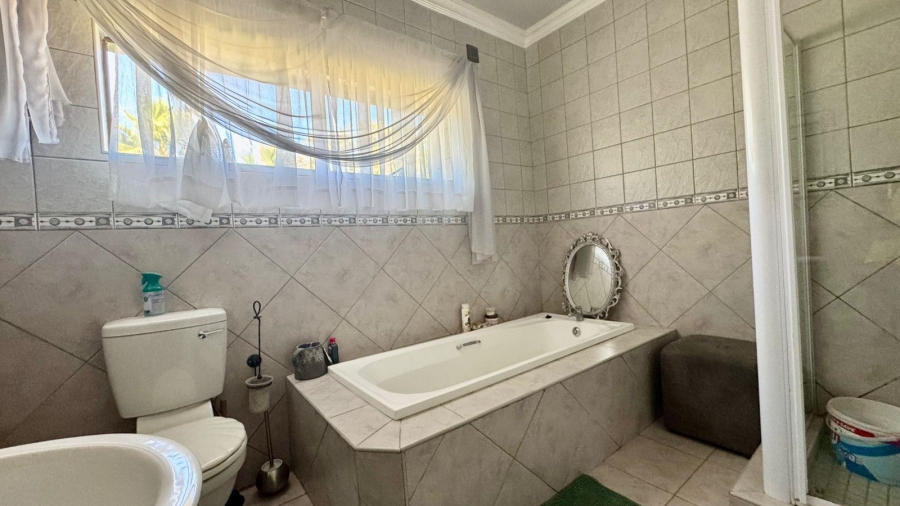 4 Bedroom Property for Sale in El Toro Park Northern Cape